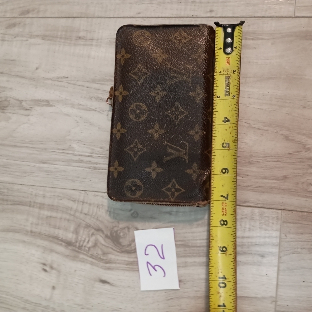 Louis Vuitton Long Round zipper Monogram Wallet - Picture 13 of 14